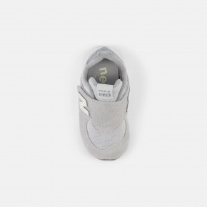 Обувь для малышей New Balance 574 NEW-B Hook & Loop в Москве - nevtrende.com | фото