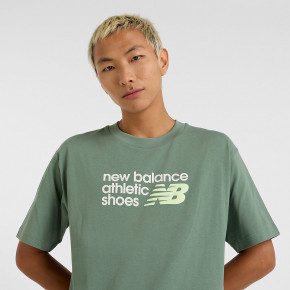 Рубашки New Balance Athletics Premium Relaxed Chest Logo T-Shirt в Москве - nevtrende.com | фото