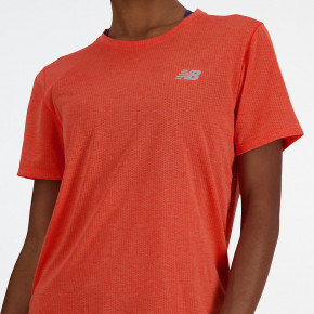 Рубашки New Balance Athletics T-Shirt в Москве - nevtrende.com | фото