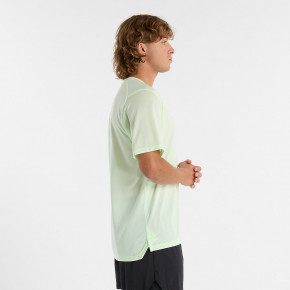 Рубашки New Balance Athletics T-Shirt в Москве - nevtrende.com | фото