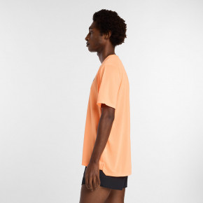 Рубашки New Balance Athletics T-Shirt в Москве - nevtrende.com | фото