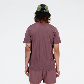 Рубашки New Balance Athletics T-Shirt в Москве - nevtrende.com | фото