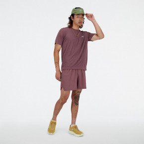 Рубашки New Balance Athletics T-Shirt в Москве - nevtrende.com | фото