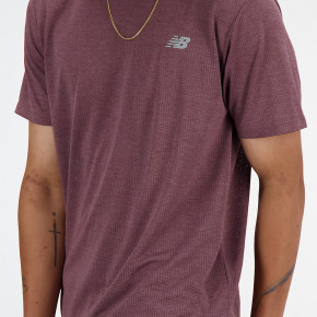 Рубашки New Balance Athletics T-Shirt в Москве - nevtrende.com | фото