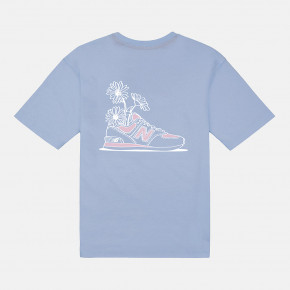 Топы New Balance Floral Sneaker Back Graphics T-Shirt в Москве - nevtrende.com | фото