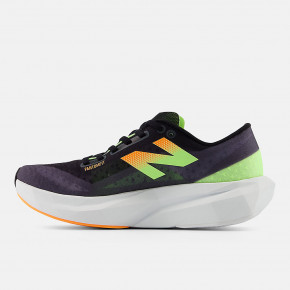 Женские кроссовки для бега New Balance FuelCell Rebel v4 в Москве - nevtrende.com | фото