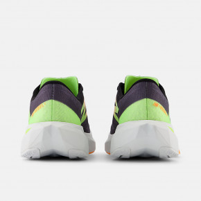 Женские кроссовки для бега New Balance FuelCell Rebel v4 в Москве - nevtrende.com | фото