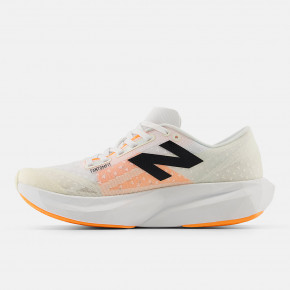Женские кроссовки для бега New Balance FuelCell Rebel v4 в Москве - nevtrende.com | фото