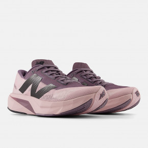 Женские кроссовки для бега New Balance FuelCell Rebel v4 в Москве - nevtrende.com | фото