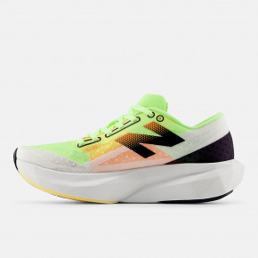 Женские кроссовки для бега New Balance FuelCell Rebel v4 в Москве - nevtrende.com | фото