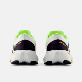 Женские кроссовки для бега New Balance FuelCell Rebel v4 в Москве - nevtrende.com | фото
