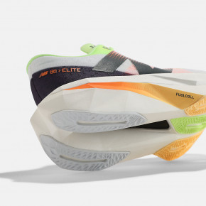 Женские треккинговые кроссовки New Balance FuelCell SuperComp Elite v4 в Москве - nevtrende.com | фото
