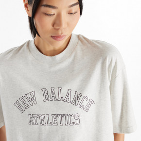 Рубашки New Balance Graphic Oversized Jersey T-Shirt в Москве - nevtrende.com | фото