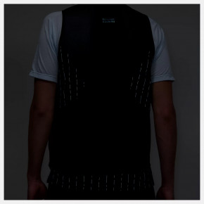 Верхняя одежда New Balance Impact Run Luminous Packable Vest в Москве - nevtrende.com | фото