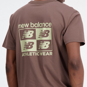 Рубашки New Balance NB Essentials Graphic T-Shirt в Москве - nevtrende.com | фото