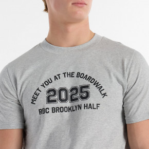 Рубашки New Balance RBC Brooklyn Half Graphic T-Shirt в Москве - nevtrende.com | фото