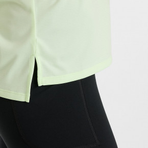 Рубашки New Balance Sports Essentials T-Shirt в Москве - nevtrende.com | фото